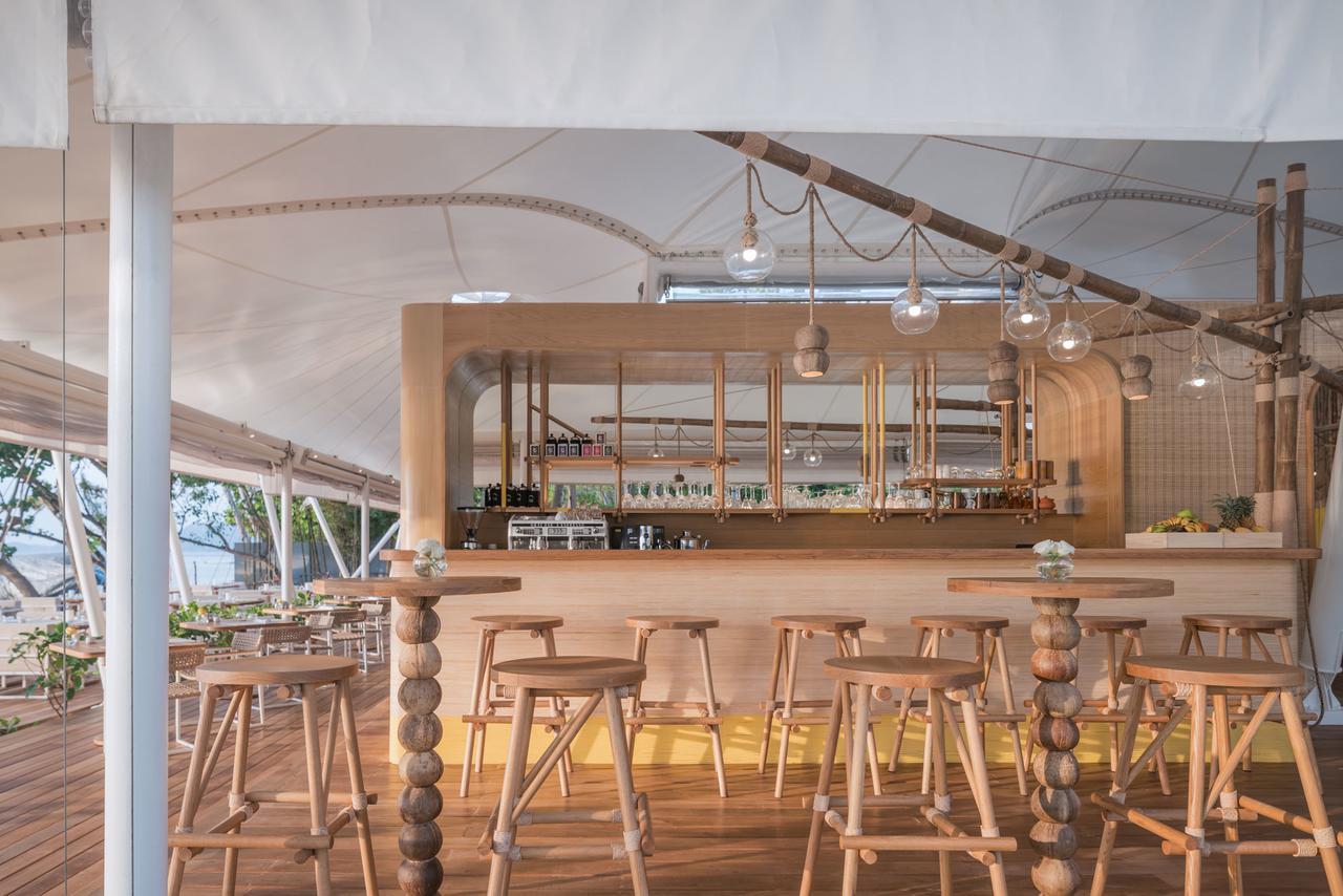 Sala Samui Chaweng Beach Resort Esterno foto The bar at the restaurant